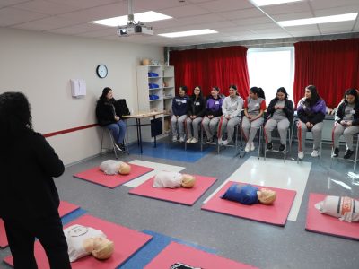 Facultad de Ciencias de la Salud capacitó a estudiantes de Enseñanza Media acerca de RCP