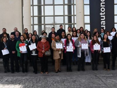 Docentes de la U.Autónoma certifican a profesionales de Mejor Niñez
