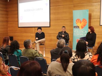 Programa VIF de la carrera de Trabajo Social ofreció charla que analizó el “amor romántico y las relaciones tóxicas”