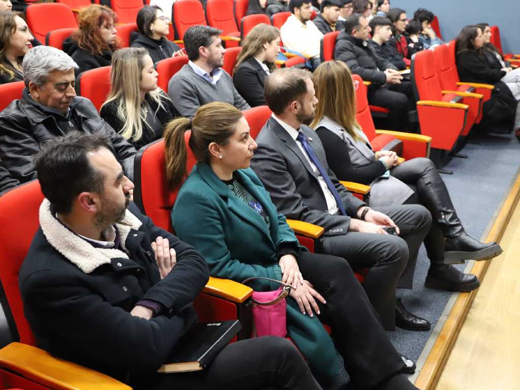 Público en la charla