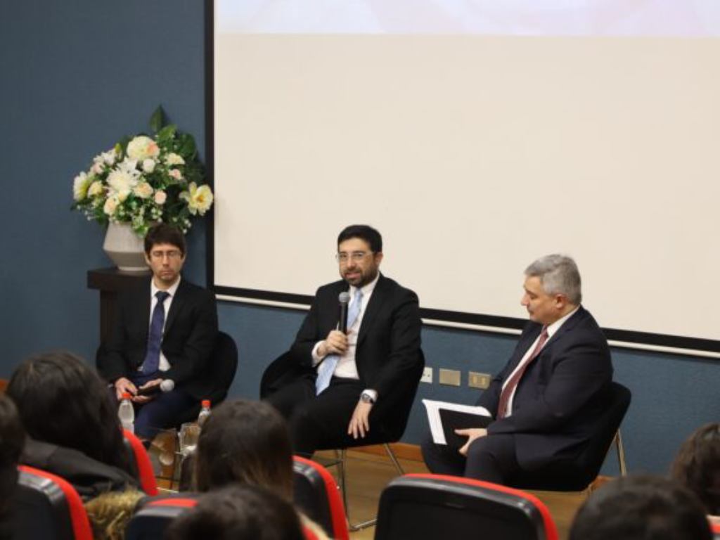 Panel de conversación durante el Congreso