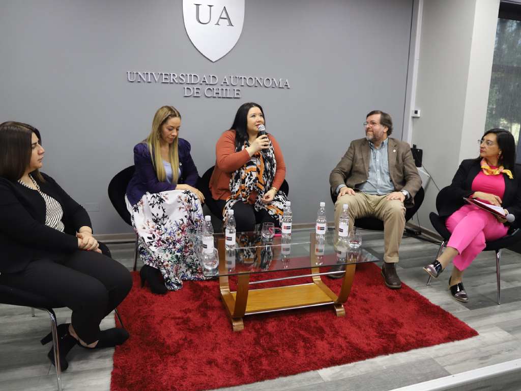 Panel de conversación durante el seminario