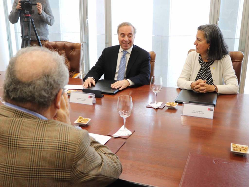 Vicerrector Académico, Dr. Hernán Viguera, Dra. May Chomalí y el Decano de la Facultad de Ciencias de la Salud, Dr. Luis Castillo