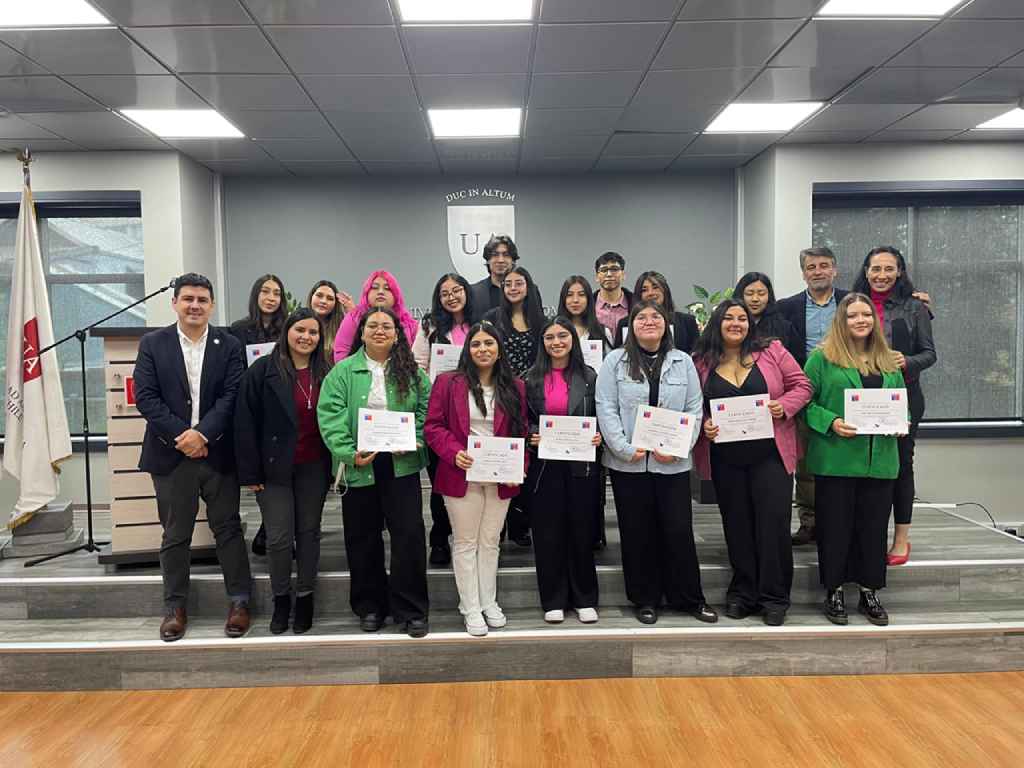 Foto grupal de todos los monitores certificados