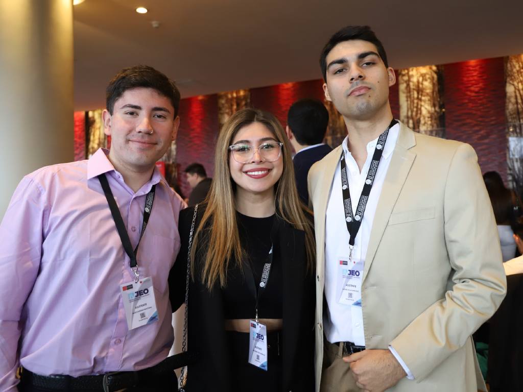 Estudiantes participantes de la IV Jornada de Especialidades Odontológicas