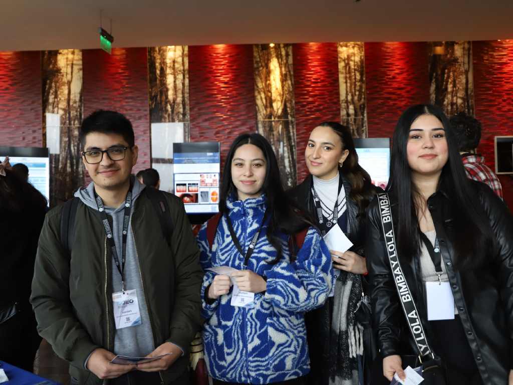 Estudiantes participantes de la IV Jornada de Especialidades Odontológicas