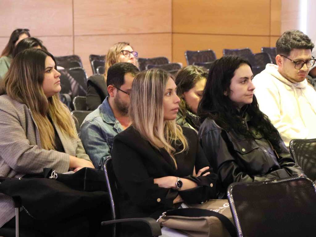 Invitados de la ACHAP en el público
