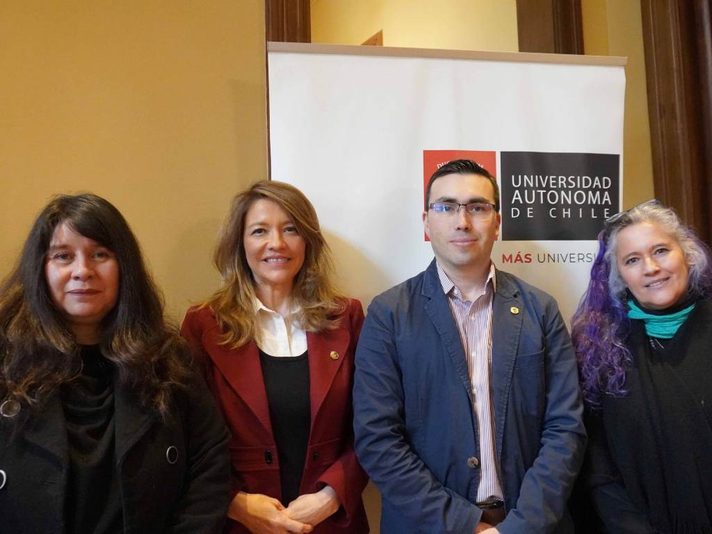 Dra. Mónica Barrientos, Dra. Jéssica Morales, Dr. Eduardo Sandoval y Dra. Verónica Saldías