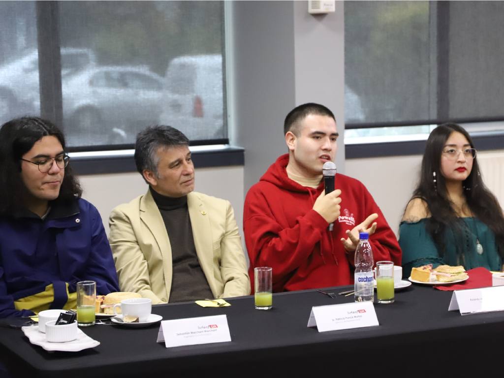 Estudiantes del programa Lidera UA