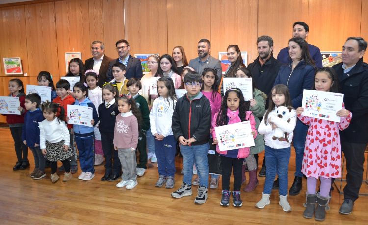 20 niños fueron premiados en un concurso de dibujo infantil en Talca ...