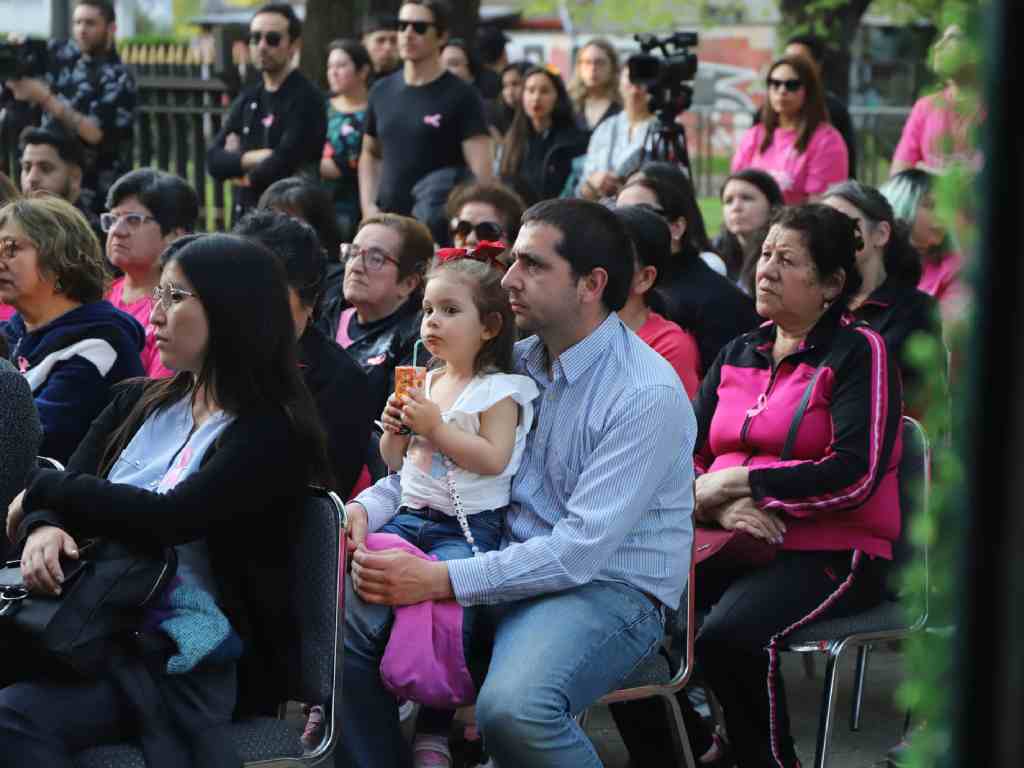 Público presente en la activación de la campaña