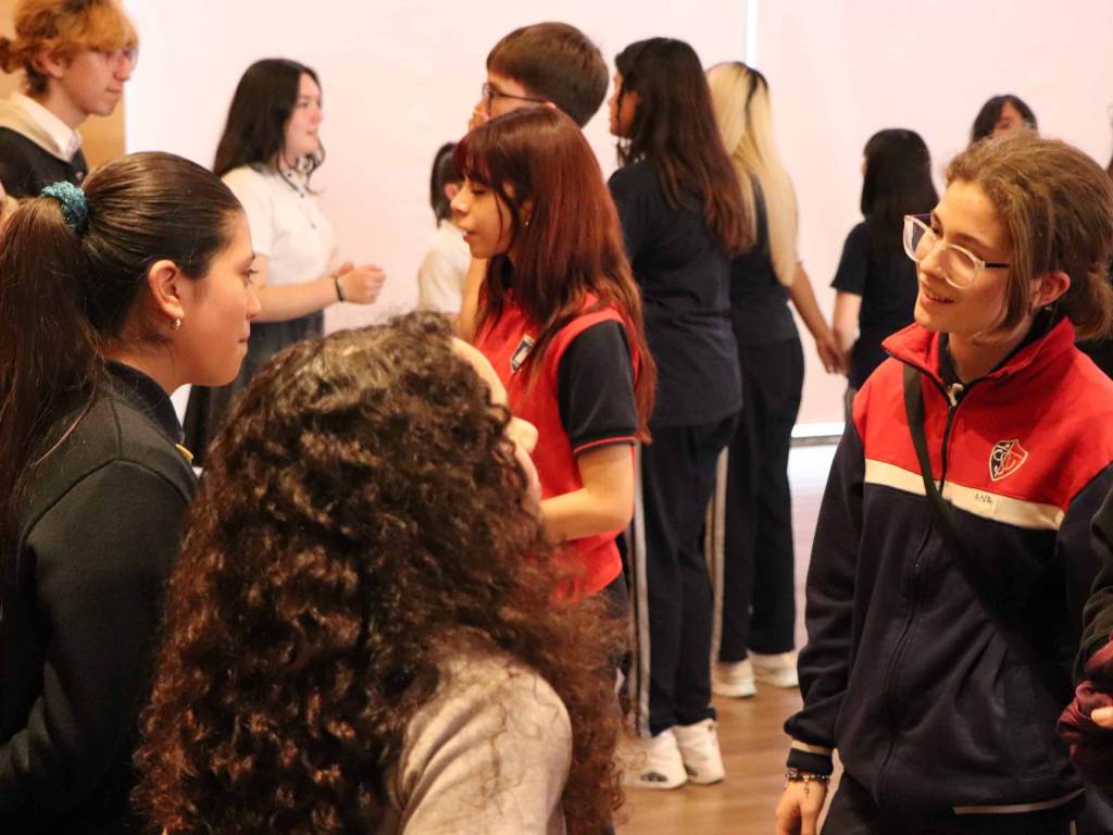 Escolares en dinámicas de la Academia de Líderes