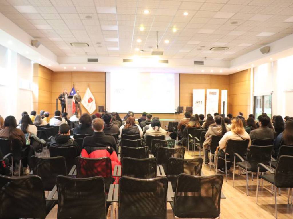 Público en la charla