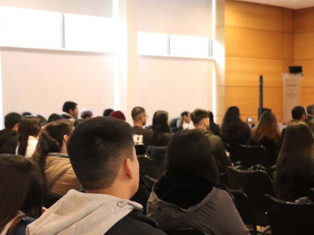 Público en la charla