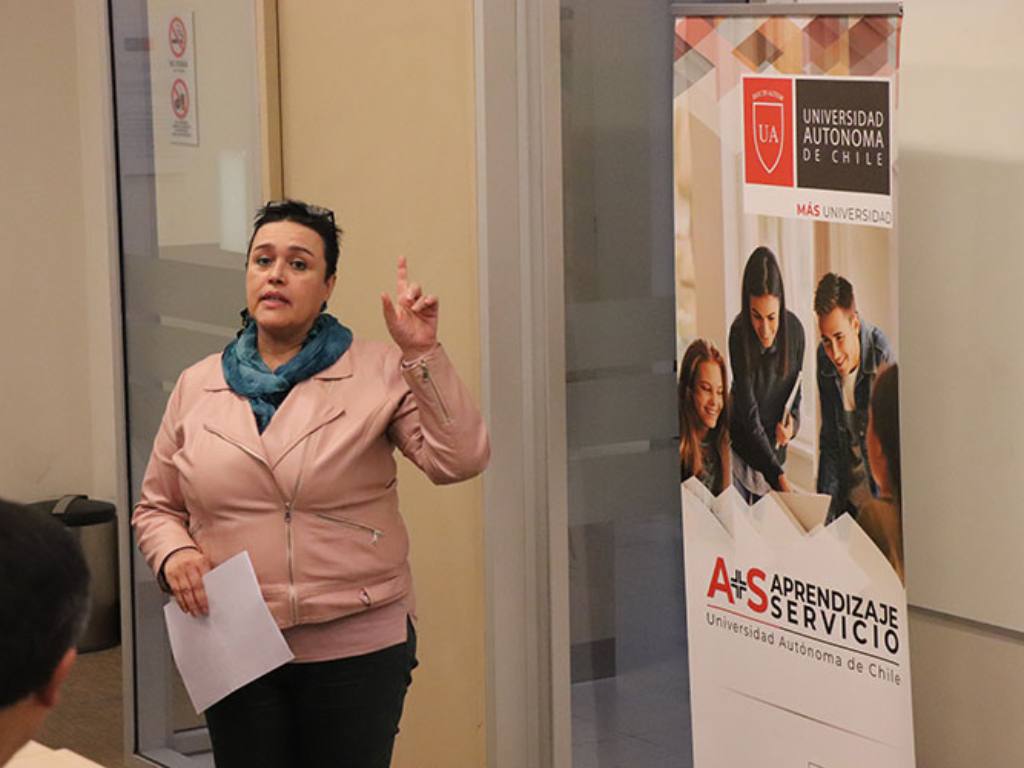 Expositora charla 