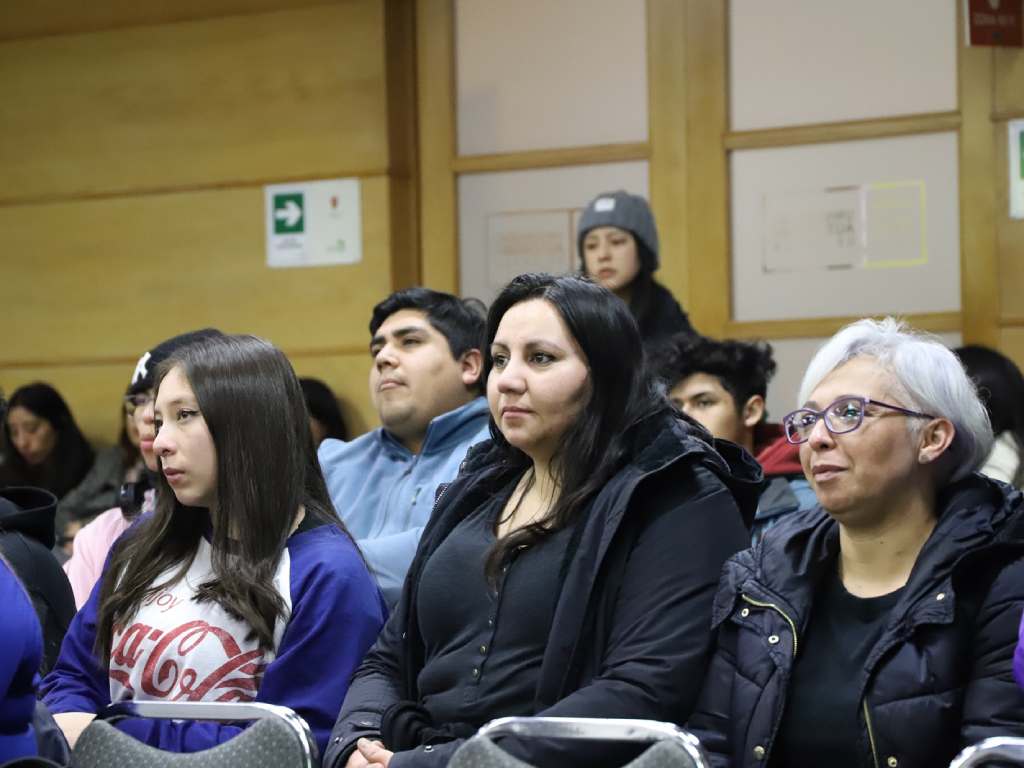 Asistentes al Encuentro Intercultural