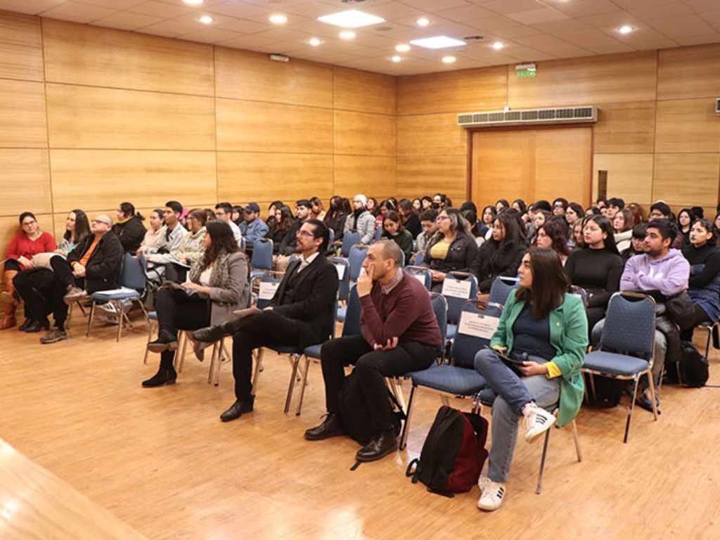 Público presente en la charla