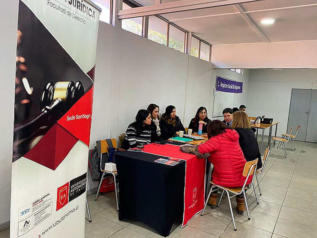 Clínica Jurídica Campus Providencia en actividad de Ñuñoa
