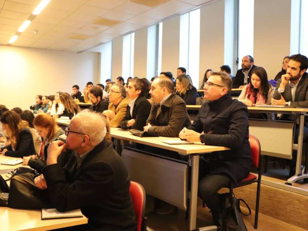 Una de las jornadas del Congreso Internacional, desarrollado con Odontólogos en las sala de postgrado