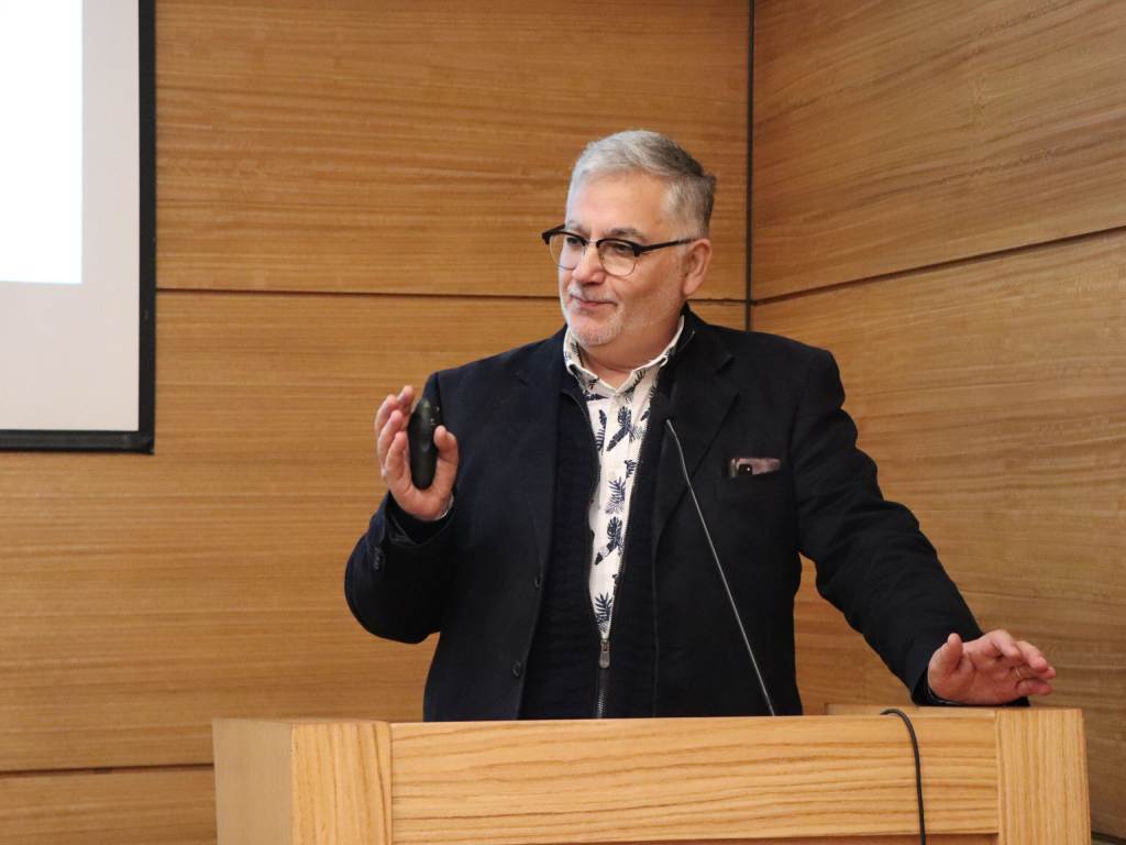 Dr. Alfredo Espinoza