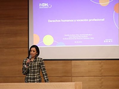 Conversatorio organizado por la carrera de Trabajo Social abordó el rol de sus profesionales “para el resguardo de los Derechos Humanos” 
