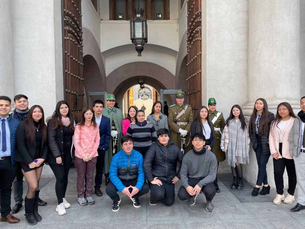 Estudiantes de Administración Pública en el Palacio de La Moneda