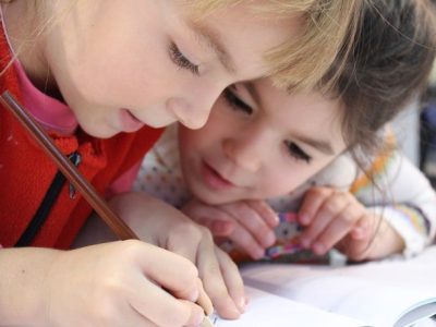 Investigadora y estudiante de Educación Diferencial participaron del II encuentro de Infancias con su estudio sobre Prácticas Pedagógicas Inclusivas en colegio rural