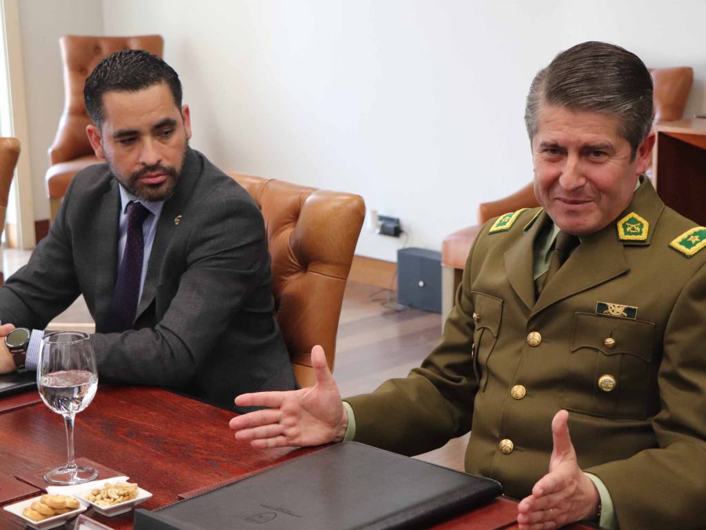 Vicerrector de VcM, Mauricio Vial y el General Rodrigo Espinoza