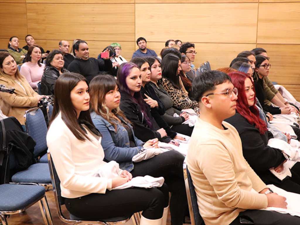 Estudiantes de Pedagogía en Inglés durante su investidura