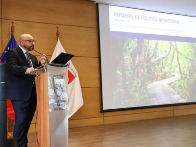 Facultad de Administración y Negocios ofreció charla que presentó los pormenores del Informe de Política Monetaria de septiembre