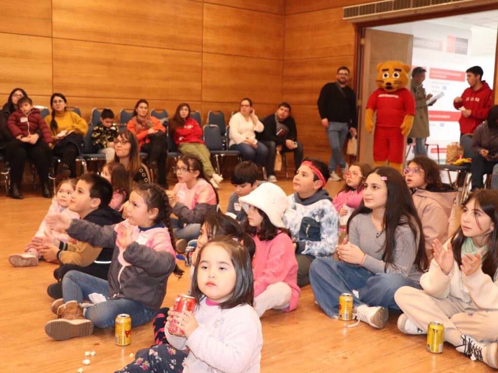 Niños disfrutando de la actividad