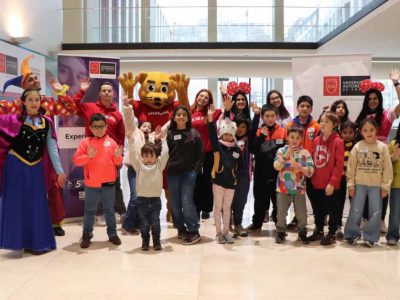 Colaboradores de Sede Santiago pasaron una entretenida tarde junto a sus hijos