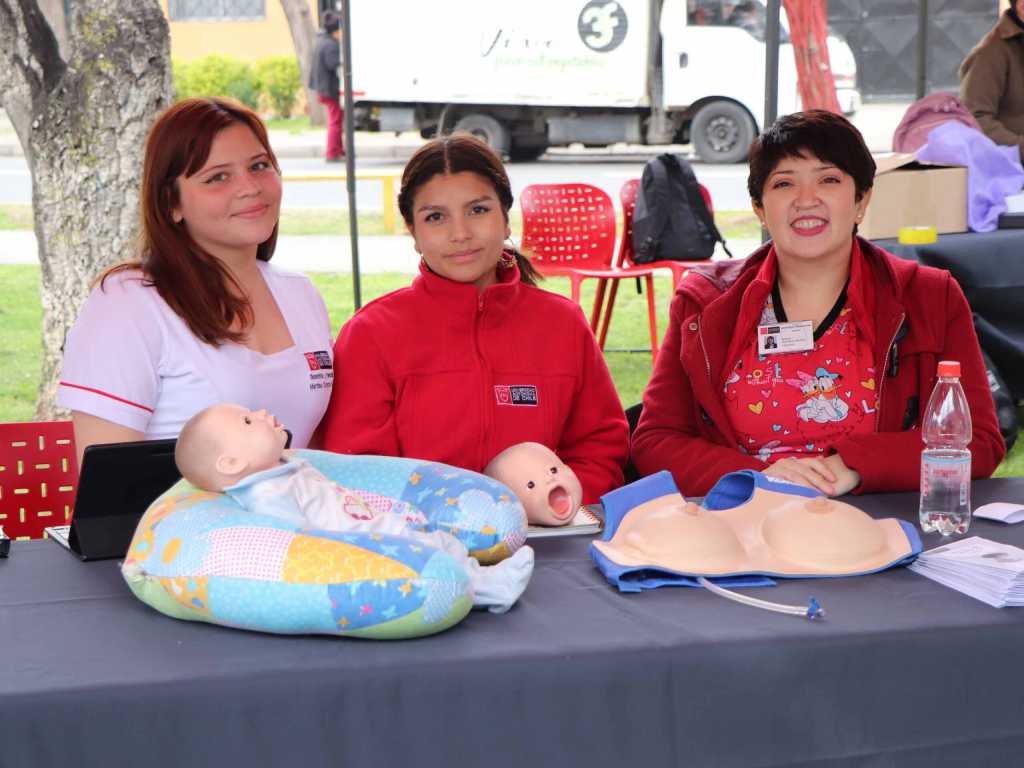 Estudiantes de Obstetricia y Puericultura