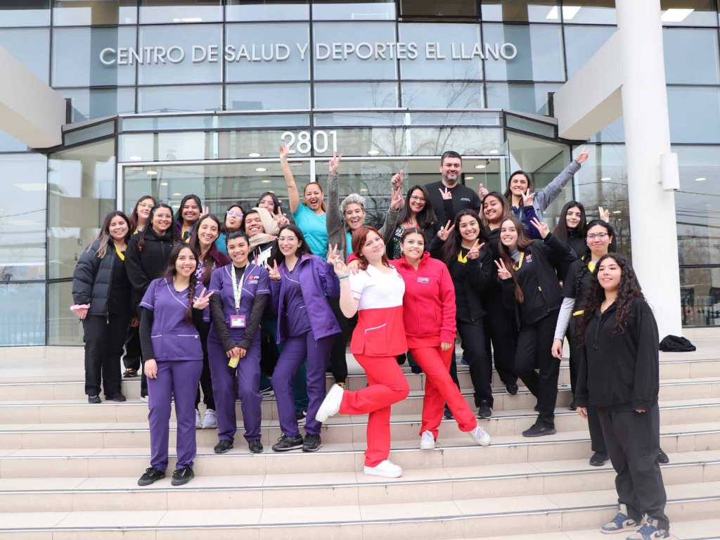 Estudiantes y docentes participantes del operativo