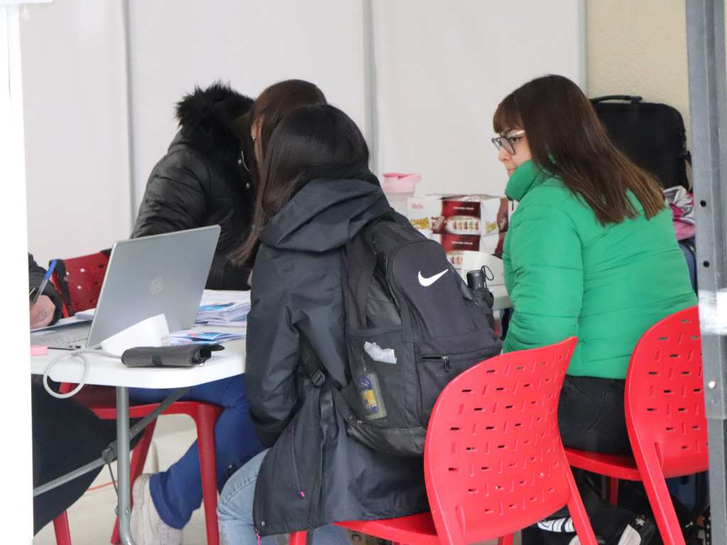 Mujeres participando del operativo de salud