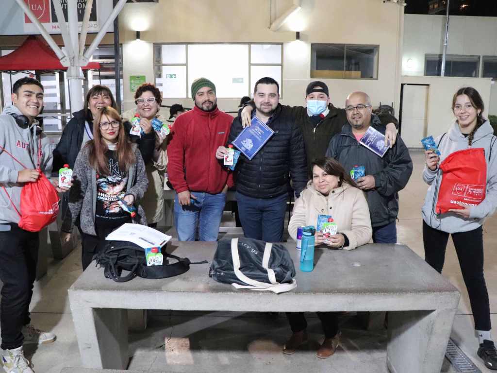 Estudiantes vespertinos durante la Semana del Bienestar