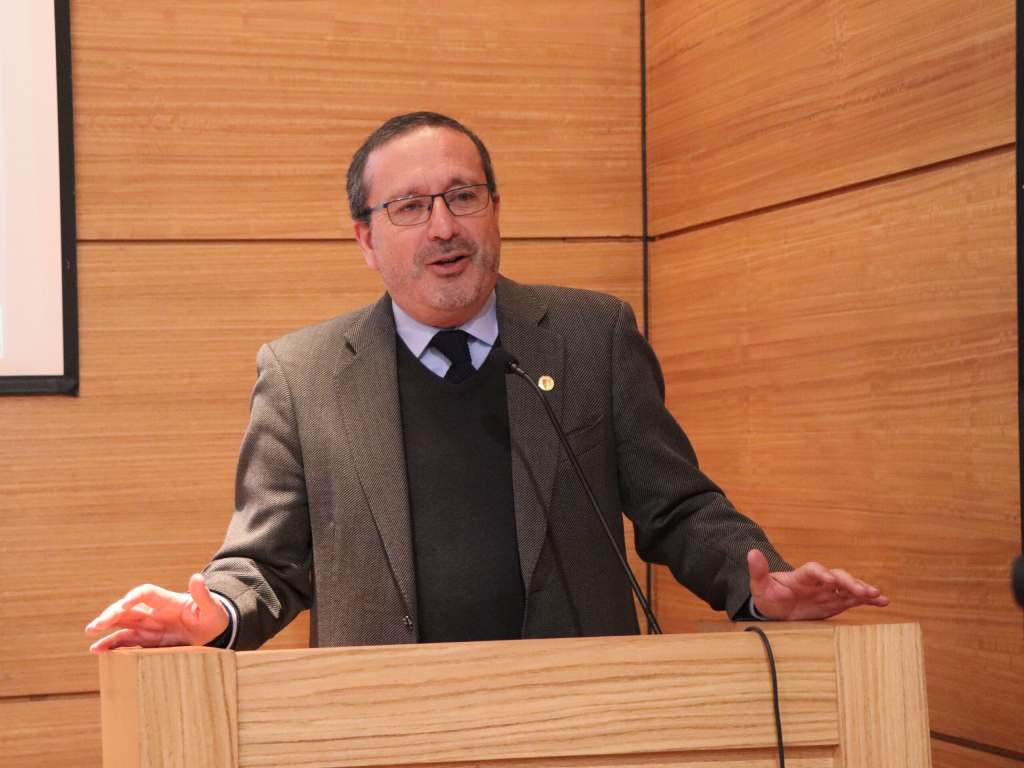 El Decano de la Facultad de Educación de la Autónoma, Dr. Rodrigo Fuentealba
