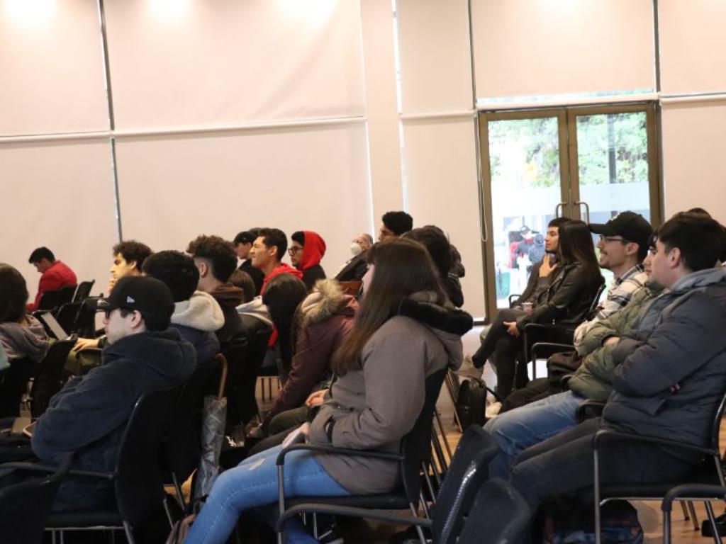 Estudiantes en el seminario