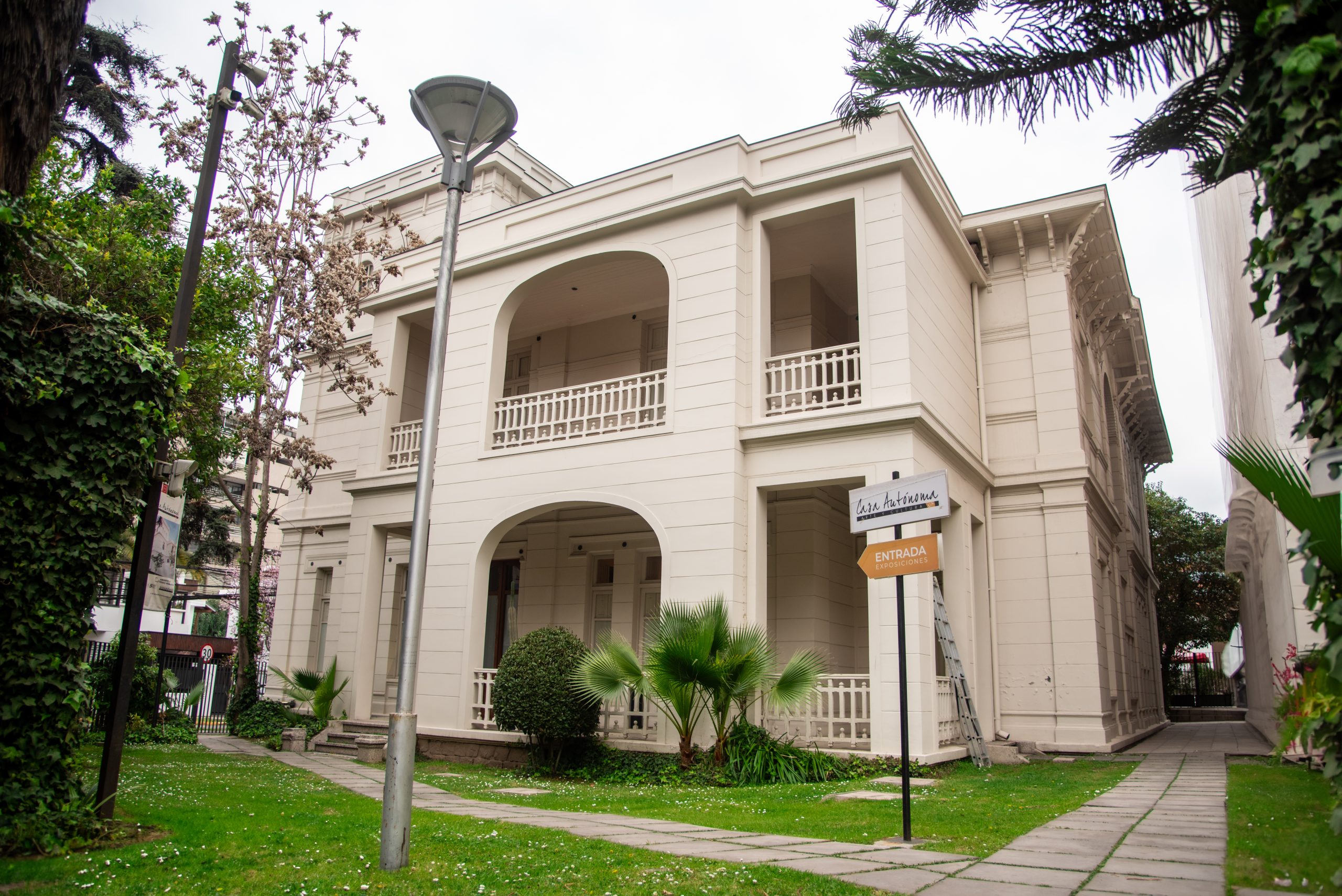 Fachada de Casa Autónoma Arte y Cultura