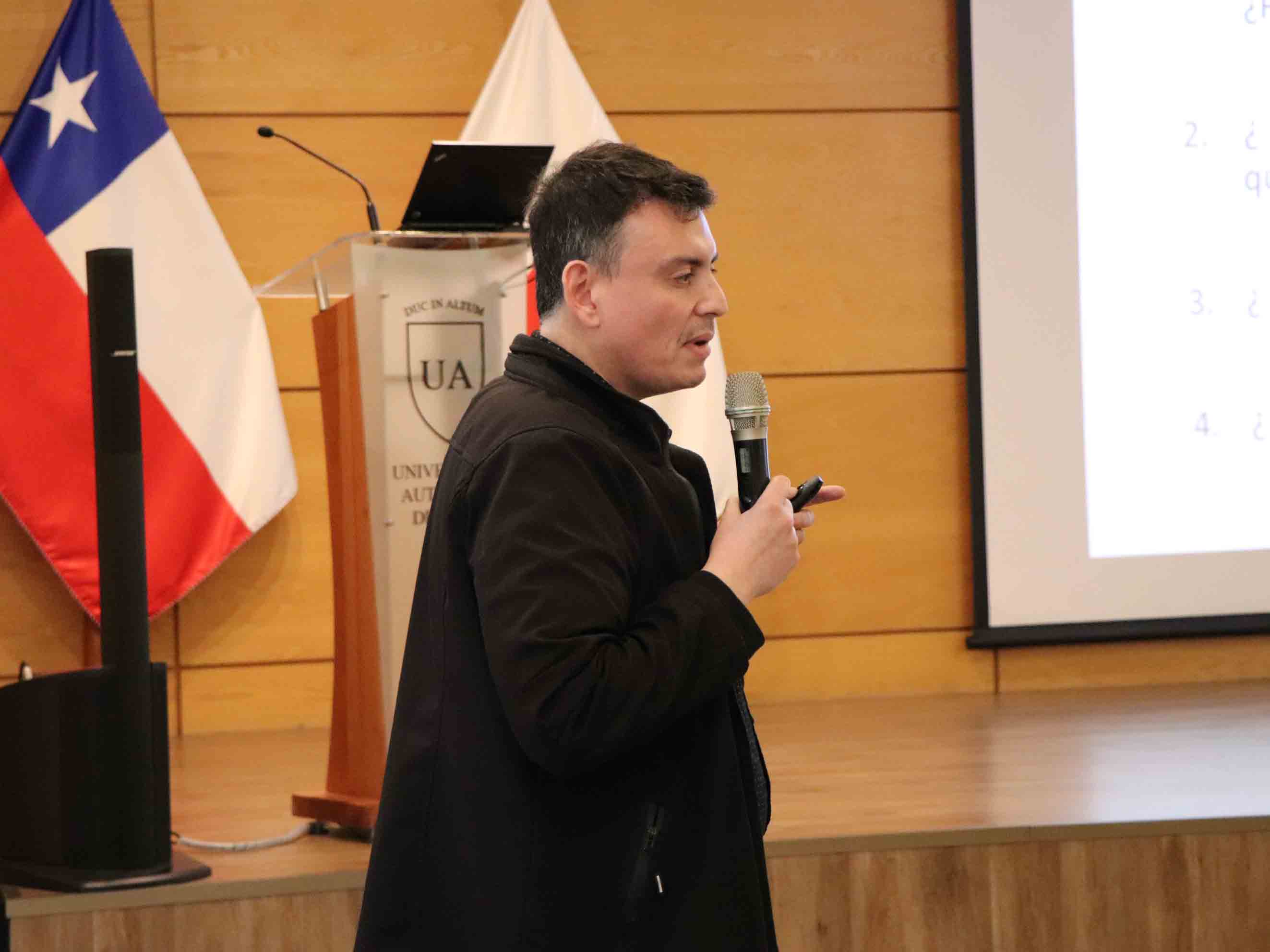 Profesor Carlos Saumont