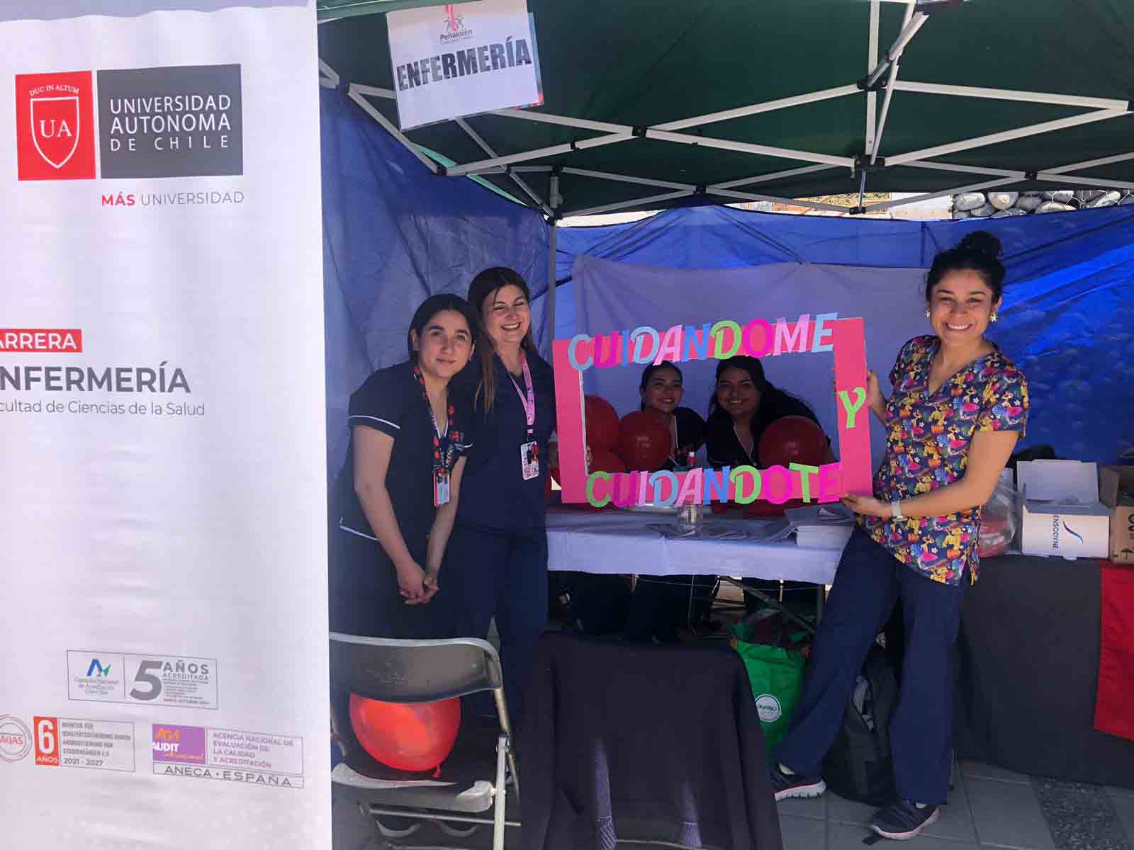 Estudiantes de Obstetricia y Puericultura