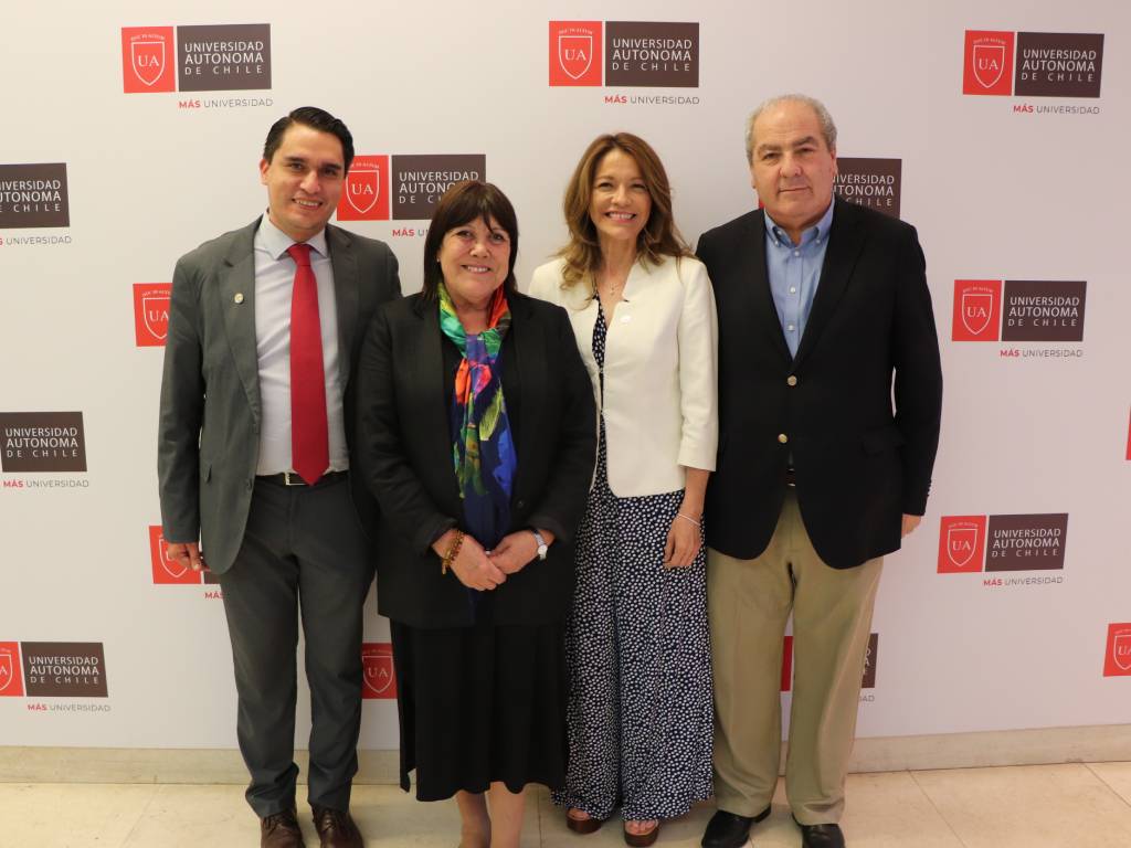 Vicerrectora Maria Eliana Rojas y Decanos