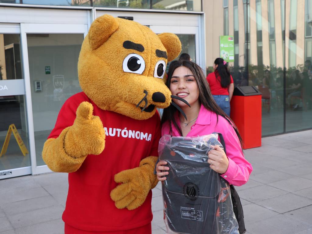 Estudiante participando