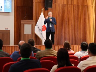 Congreso organizado por la U. Autónoma destacó la ingeniería aplicada como motor de una industria sustentable