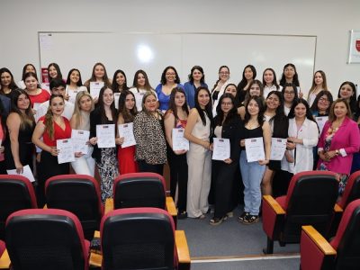 Obstetricia y Puericultura certifica a estudiantes como monitores en prevención de enfermedades de transmisión sexual