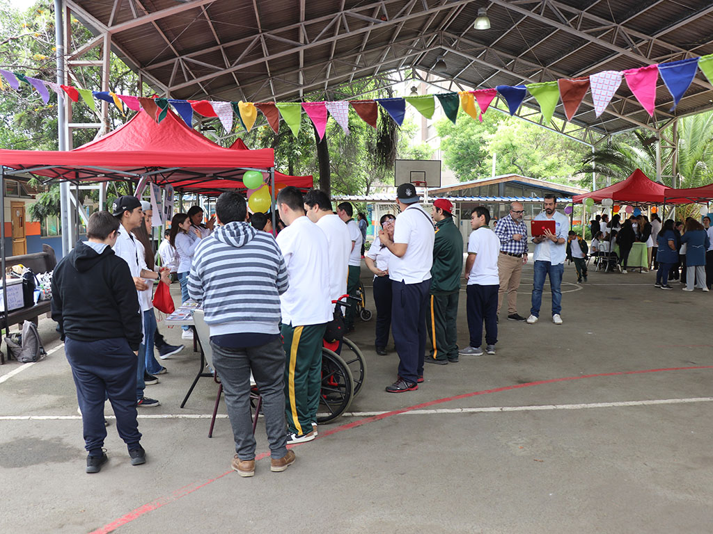Feria Inglés en Escuela Especial Los Cedros del Líbano