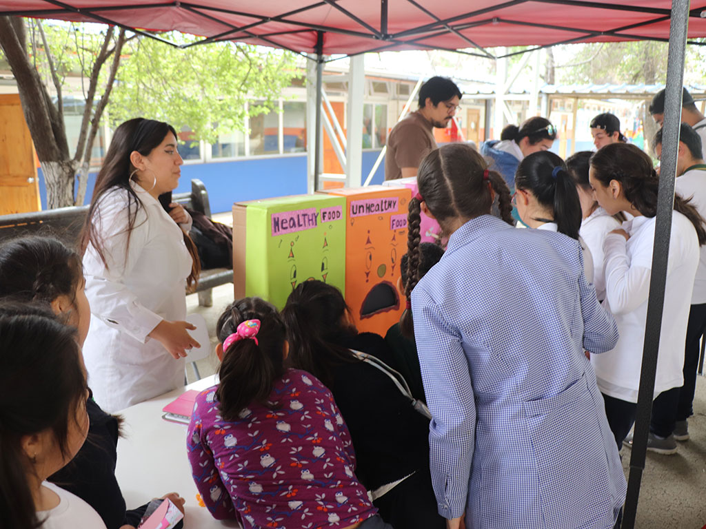 Feria Inglés en Escuela Especial Los Cedros del Líbano