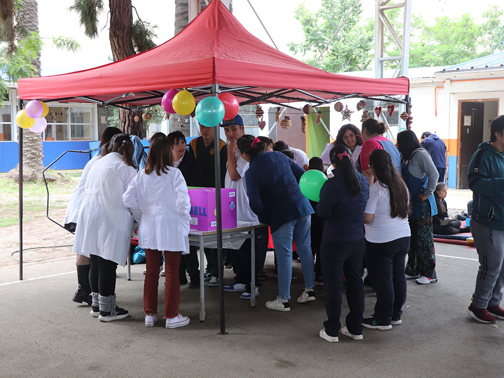 Feria Inglés en Escuela Especial Los Cedros del Líbano