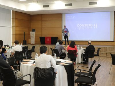 Vinculación con el Medio de Sede Santiago se reunió con aliados estratégicos para su Consejo Asesor Regional 2023