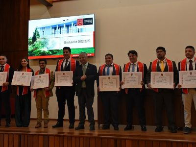 U. Autónoma contribuye al desarrollo regional en diversas áreas al titular más de mil 300 nuevos profesionales en Talca